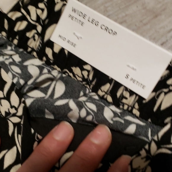 FREE with purchase - Picture 4 of 4